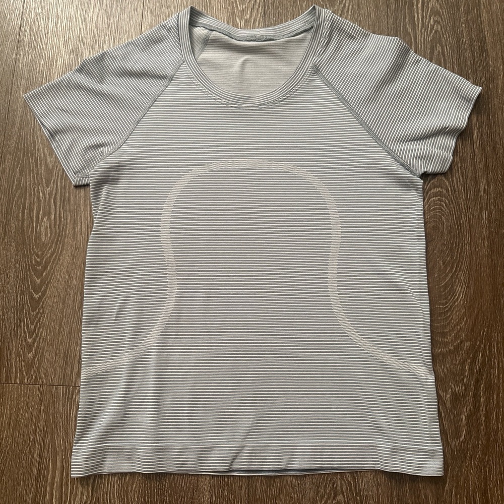 lululemon athletica Gray Striped Swiftly tech waist length